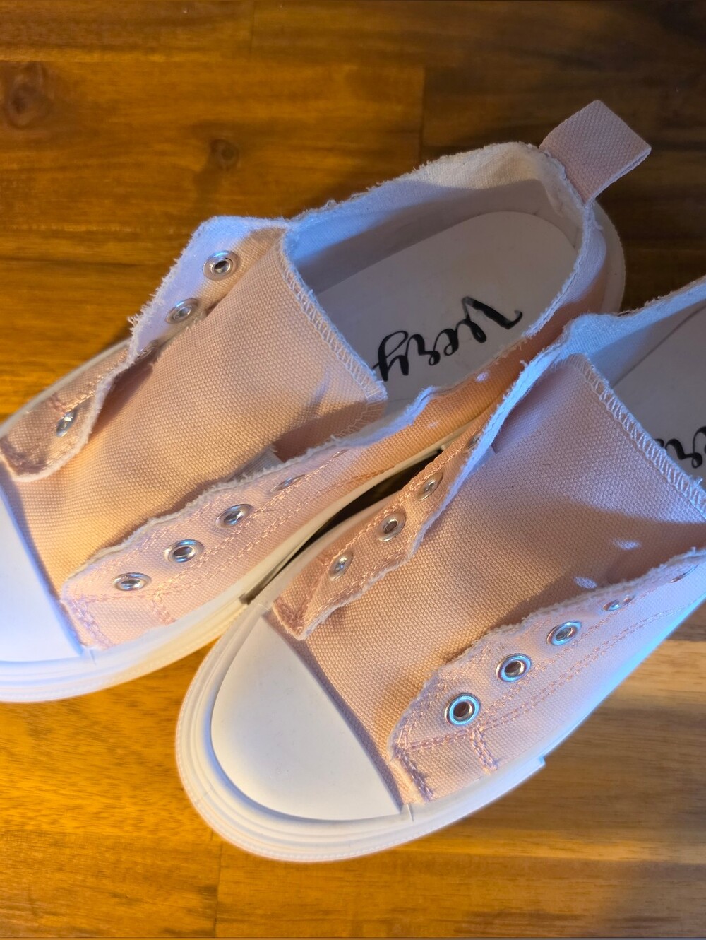 Very G Kids Slip-On Sneakers in Blush Pink